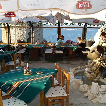 酒店 维多利亚内塞巴尔酒店 3*