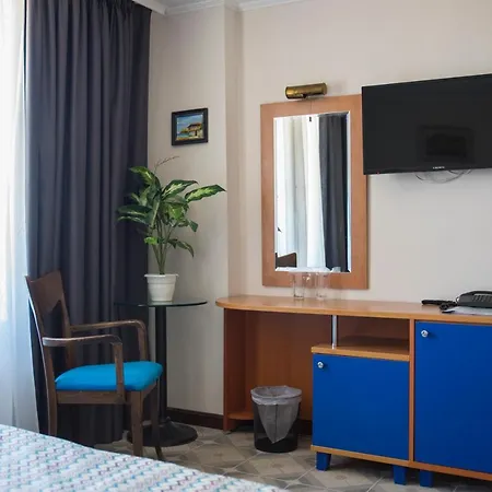 维多利亚内塞巴尔酒店 酒店